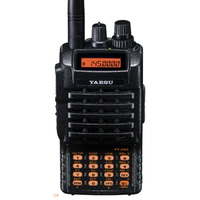 Портативная DTMF-радиостанция Yaesu FT-250R Портативная DTMF-радиостанция Yaesu FT-250R